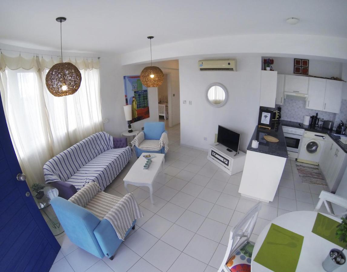 Mia'S Cove Apartment Paphos Exterior photo