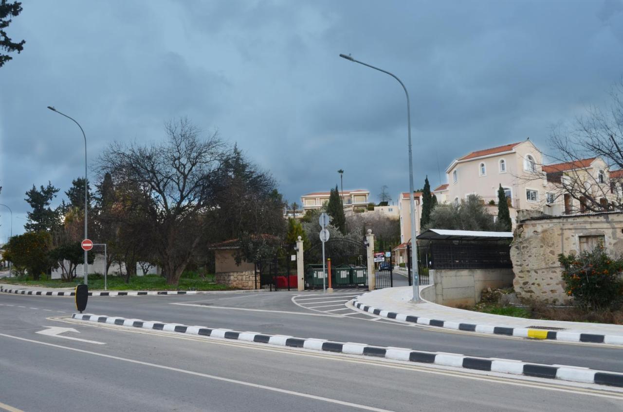 Mia'S Cove Apartment Paphos Exterior photo